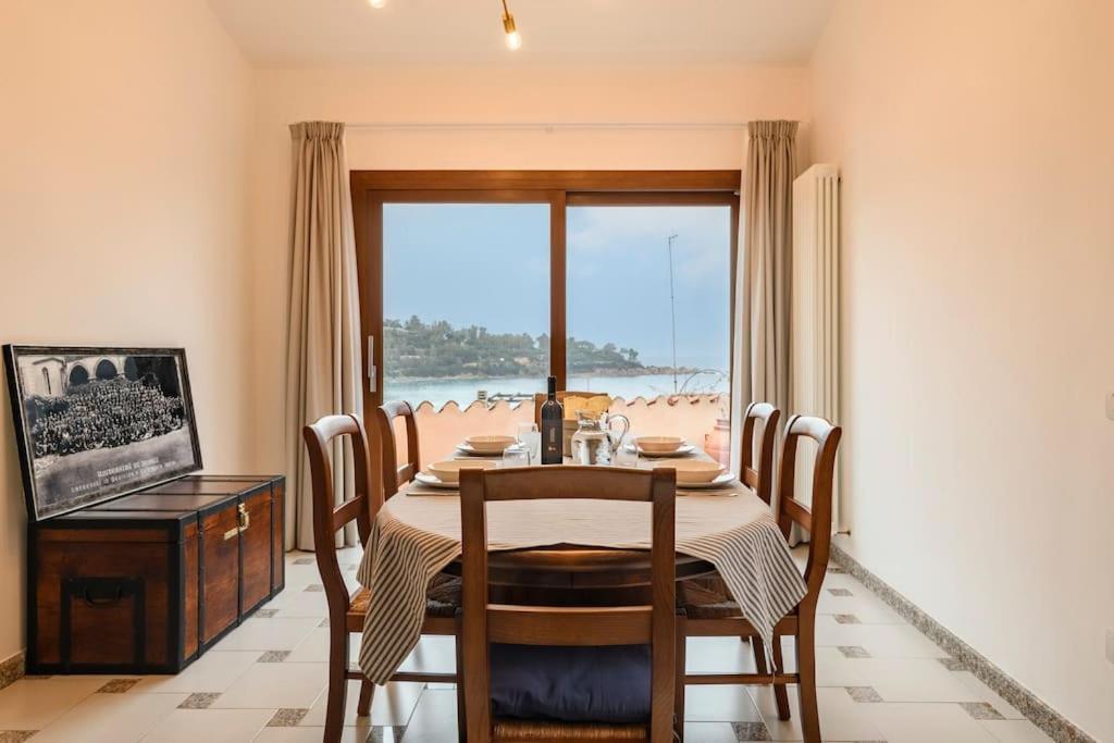 Amazing View - Exclusive Apartment Portu Frailis Àrbatax Esterno foto